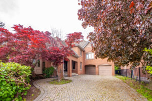 Read more about the article 5095 Forest Hill Drive, Mississauga