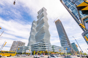 Read more about the article 4710-3900 Confederation Pkwy, Mississauga