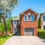 Read more about the article 45 Lansbury Court, Thornhill